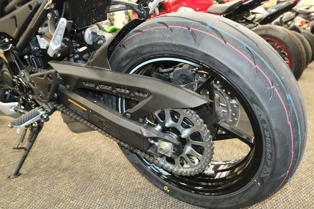 Galaxy - Taka.s New 2025 Kawasaki Z900 ABS GALAXY SILVER AND METALLIC SPARK