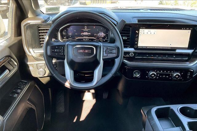 Used 2024 GMC Sierra 1500 ElevationImage 4