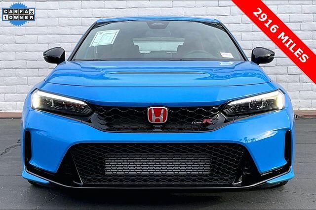 Used 2025 Honda Civic Type R Image 2