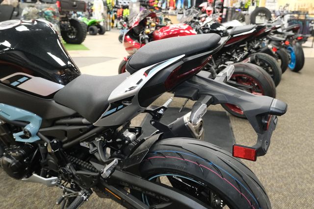 Galaxy - Taka.s 2025 Kawasaki Z900 ABS Galaxy Silver / Metallic Spark Black