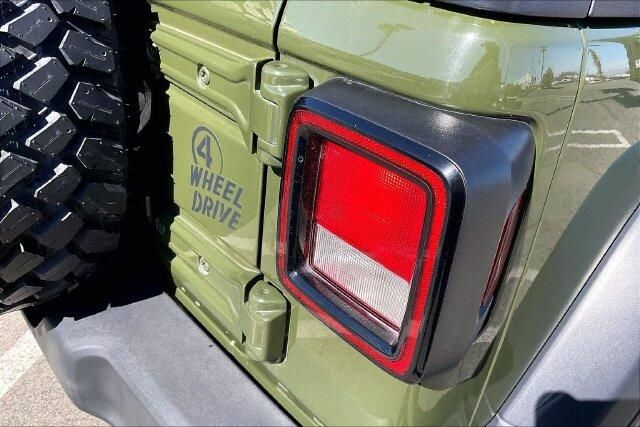 Used 2020 Jeep Wrangler Unlimited SportImage 28
