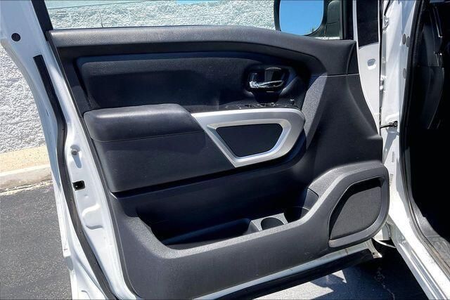 Used 2023 Nissan Titan SVImage 22