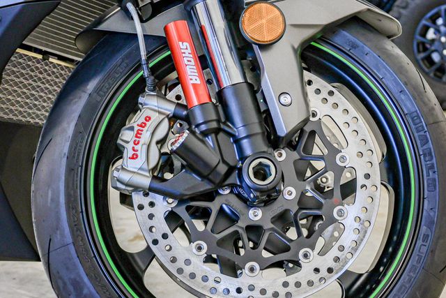 2025 Kawasaki NINJA ZX10RR ABS METALLIC MATTE GRAPHENESTEEL GRAY Image 21