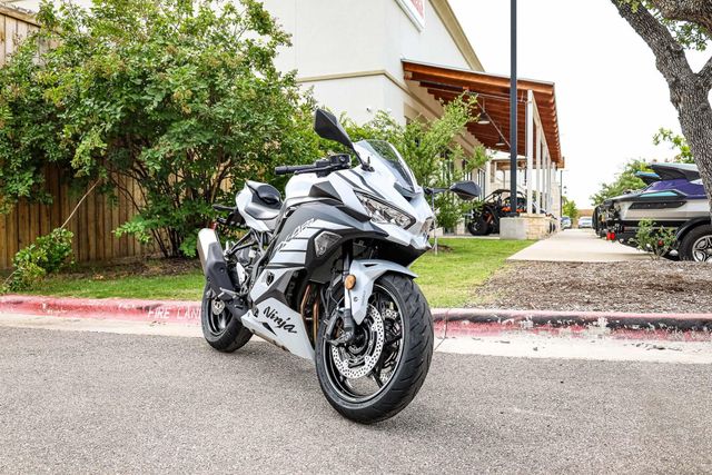 New 2025 Kawasaki NINJA ZX4RR ABS METALLIC MATTE WHITISH