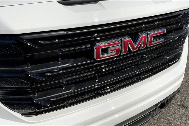 Used 2024 GMC Sierra 1500 ElevationImage 30