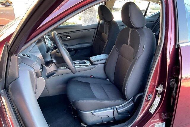 Used 2025 Nissan Sentra SVImage 24