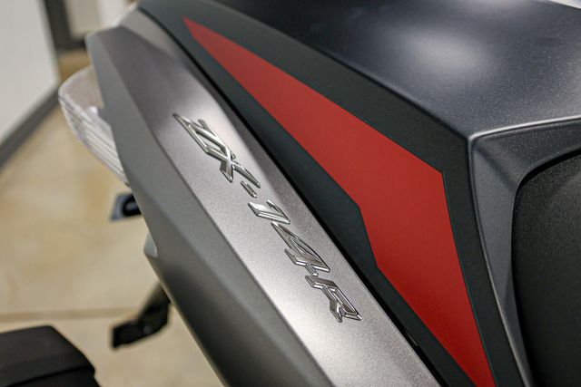 新品・未開封・ハービンガー・スタジオのサベージ・クルーシブルナショーン2025 New 2025 Kawasaki NINJA ZX14R ABS METALLIC MATTE RED AND