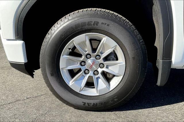 Used 2024 GMC Sierra 1500 ElevationImage 8