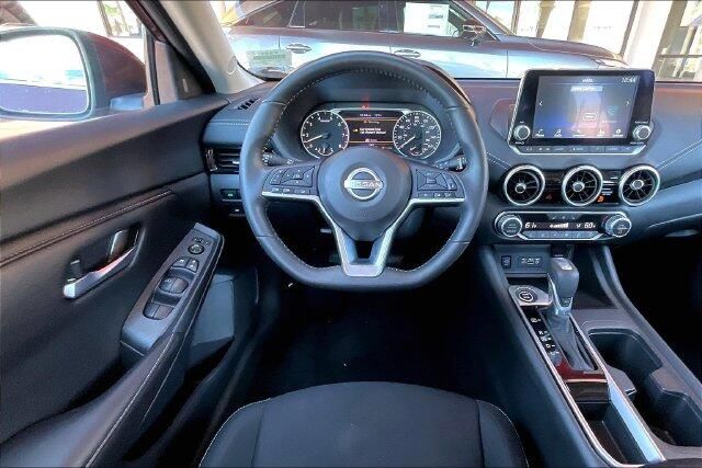 Used 2025 Nissan Sentra SVImage 4
