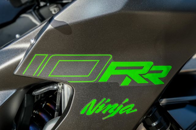 あ New 2025 Kawasaki NINJA ZX10RR ABS | Family Powersports Odessa
