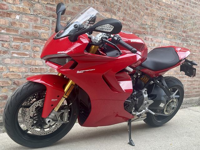 New Ducati Motorcycles FOR SALE | Motoworks Chicago