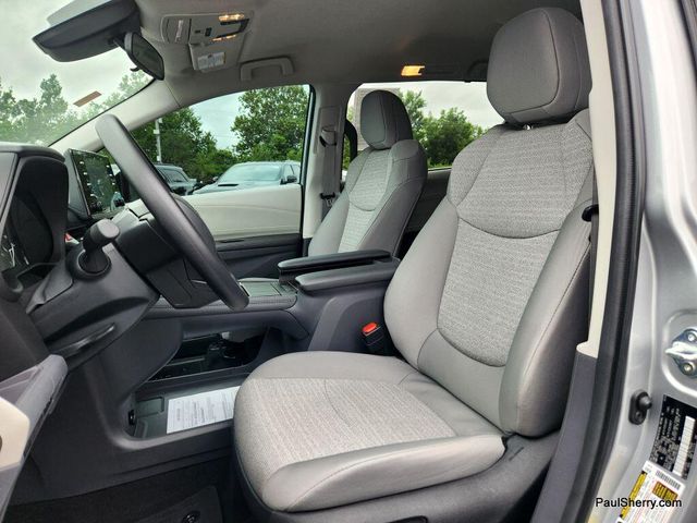 Used 2024 Toyota Sienna LEImage 37