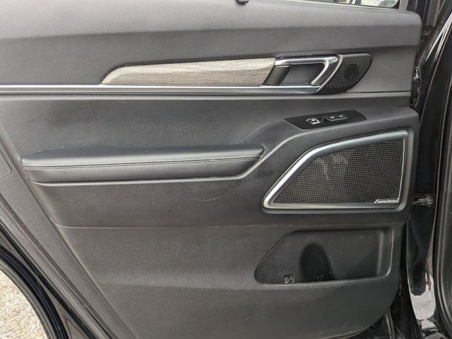 2021 Kia Telluride SX in a Ebony Black exterior color and Blackinterior. Johnson Dodge 601-693-6343 pixelmotiondemo.com 