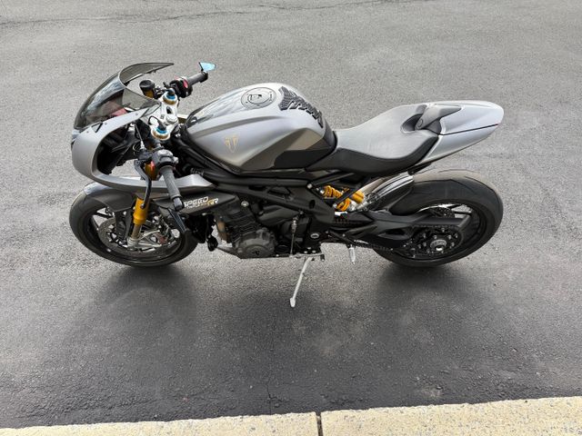 2025 Triumph Speed Triple RR BREITLING 170/270Image 2
