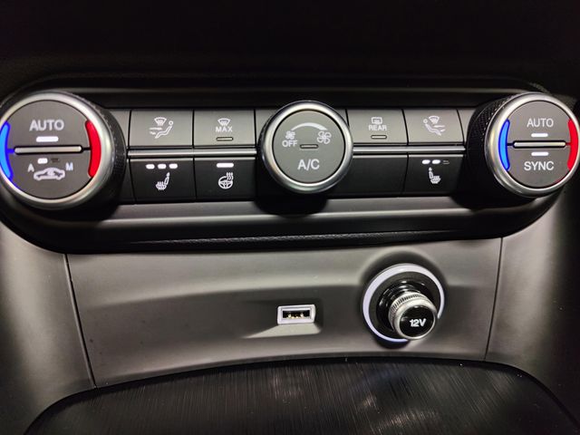 Used 2024 Alfa Romeo Stelvio Q4 AWD w/Sunroof/NavImage 25