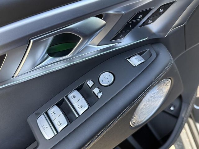 2024 BMW XM BaseImage 19