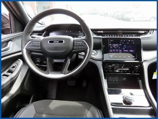 2025 Jeep Grand Cherokee Altitude XImage 11
