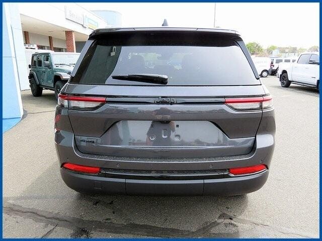 2025 Jeep Grand Cherokee Altitude XImage 6