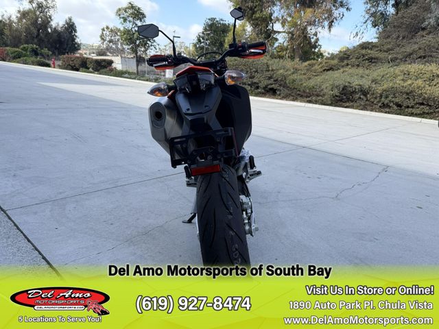 2024 KTM 690 SMC R Image 8