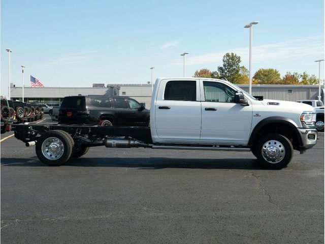 2024 RAM 5500 Tradesman Chassis Crew Cab 4x4 84