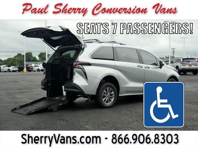 Used 2024 Toyota Sienna LEImage 1