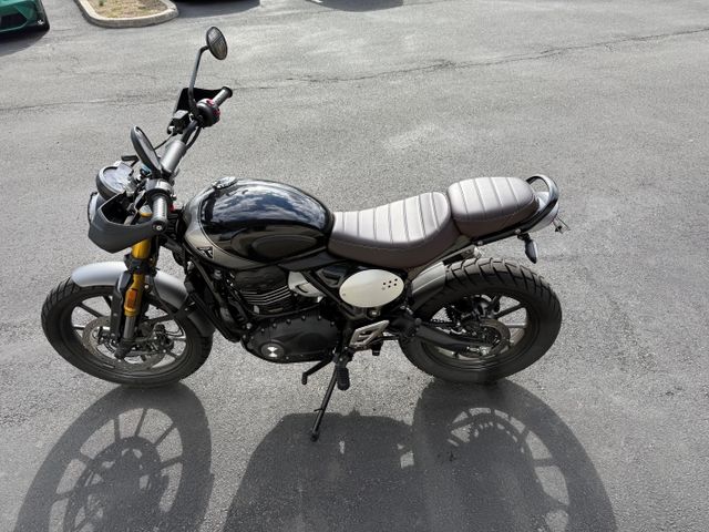 2024 Triumph SCRAMBLER 400 XImage 2