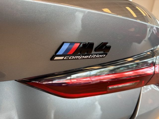 2023 BMW M4 Competition ConvImage 13