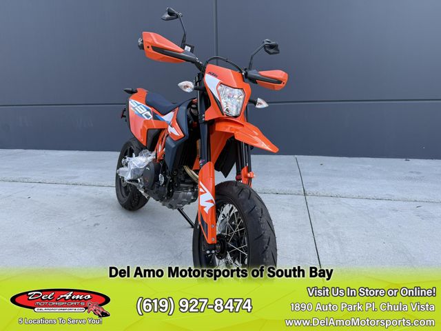 2024 KTM 690 SMC R Image 3
