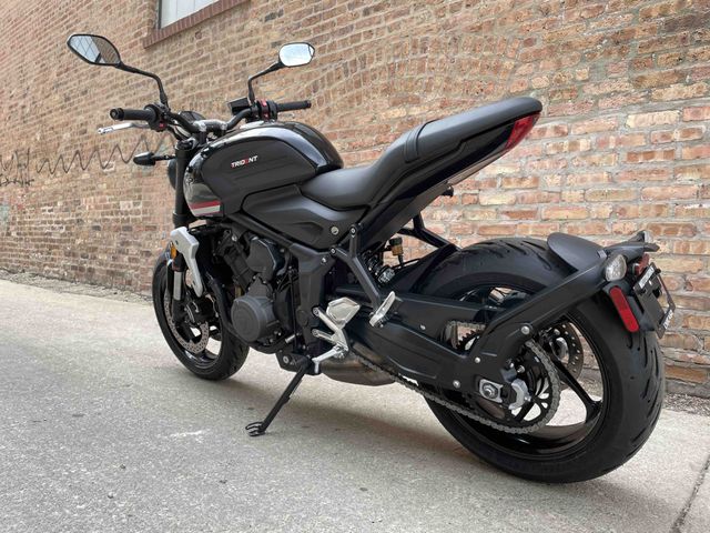 2023 Triumph Trident 660 in a Sapphire Black exterior color. Motoworks Chicago 312-738-4269 motoworkschicago.com 