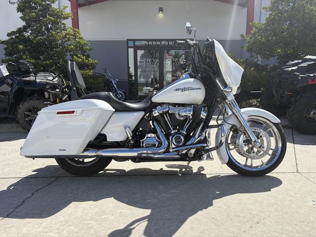 2017 Harley-Davidson Street Glide Special