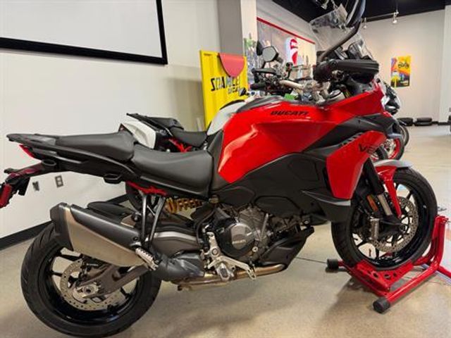 2027 Ducati MULTISTRADA V2