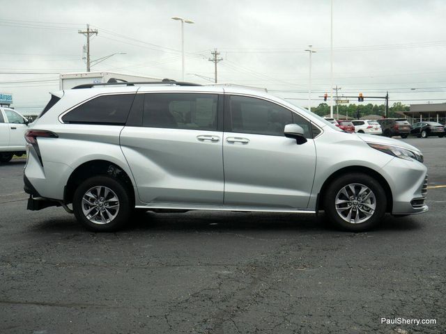Used 2024 Toyota Sienna LEImage 29