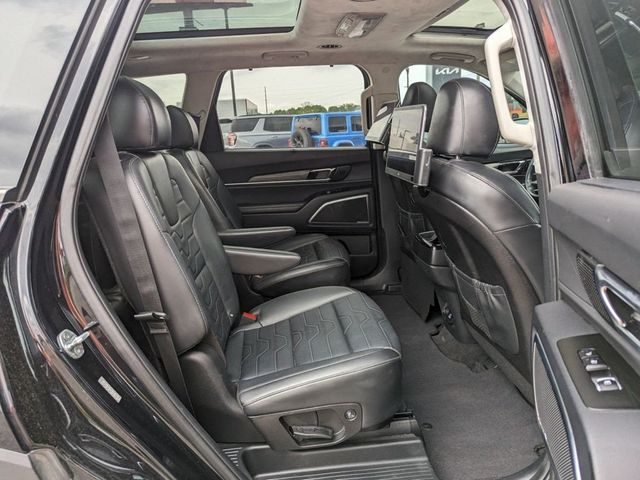 2021 Kia Telluride SX in a Ebony Black exterior color and Blackinterior. Johnson Dodge 601-693-6343 pixelmotiondemo.com 