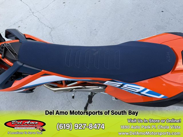 2024 KTM 690 SMC R Image 7