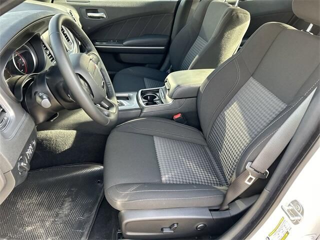 2023 Dodge Charger SXT RwdImage 16