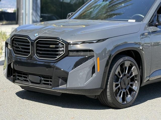 2024 BMW XM BaseImage 10