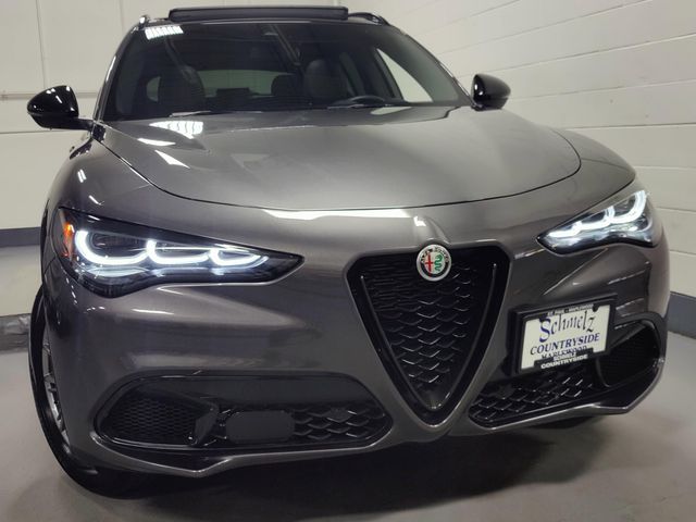 Used 2024 Alfa Romeo Stelvio Q4 AWD w/Sunroof/NavImage 3