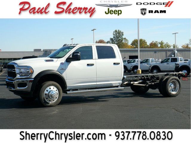 2024 RAM 5500 Tradesman Chassis Crew Cab 4x4 84