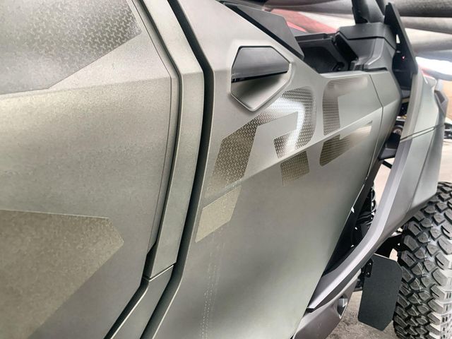 New 2026 Can-Am MAVERICK R MAX X RC WITH SMART-SHOX 999T DCT Image 17