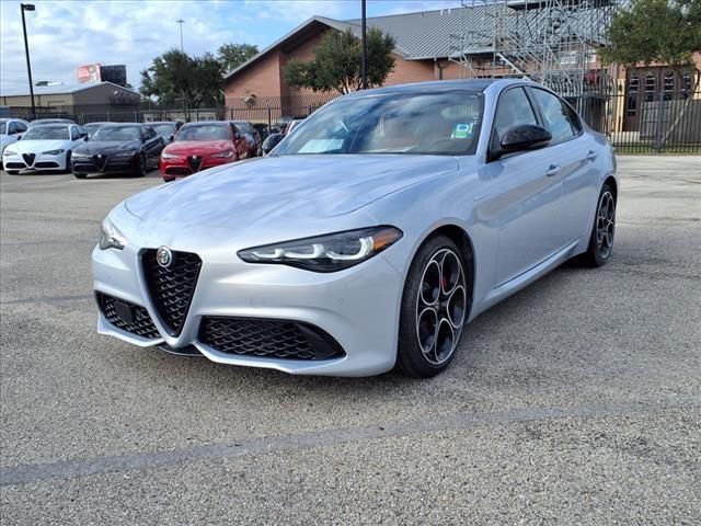 2025 Alfa Romeo Giulia Image 4