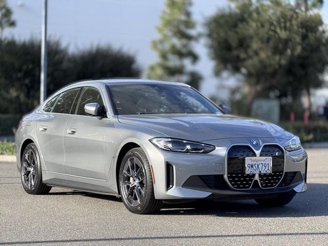 2024 BMW i4 eDrive35Image 3