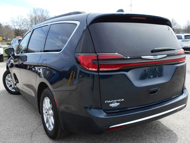 2022 Chrysler Pacifica Touring LImage 3