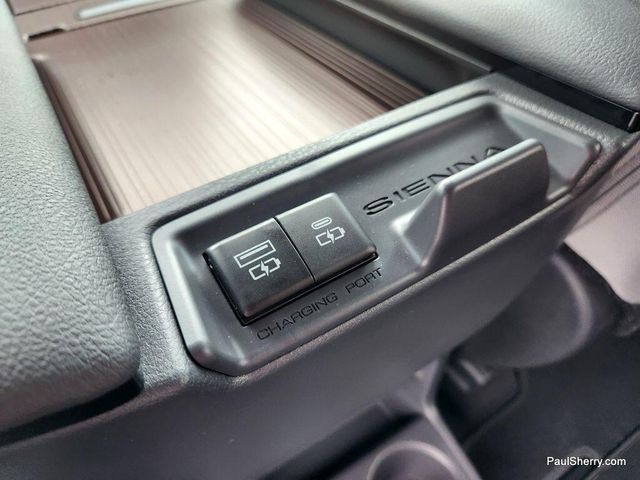 Used 2024 Toyota Sienna LEImage 57