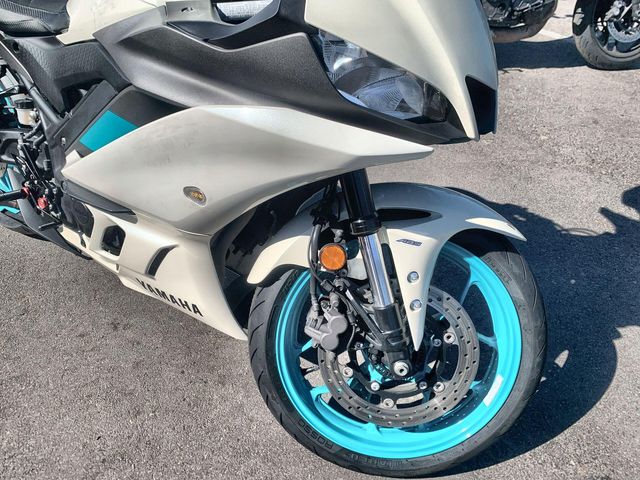 Used 2024 Yamaha YZF-R3 ABS Image 12