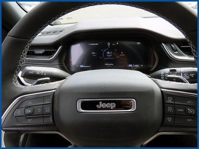 2025 Jeep Grand Cherokee Altitude XImage 15