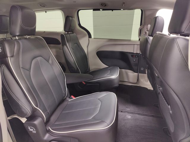 Used 2024 Chrysler Pacifica Limited AWD w/Safety SphereImage 22