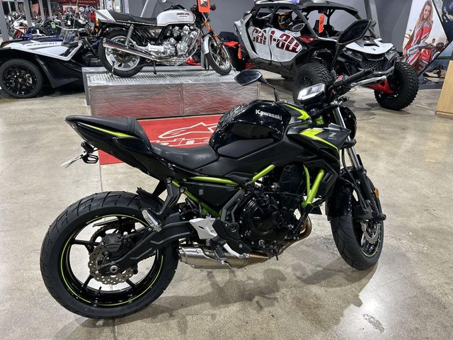 2022 Kawasaki Z650 Base  in a BLACK exterior color. Del Amo Motorsports of Redondo Beach (424) 390-7811 delamomotorsports.com 