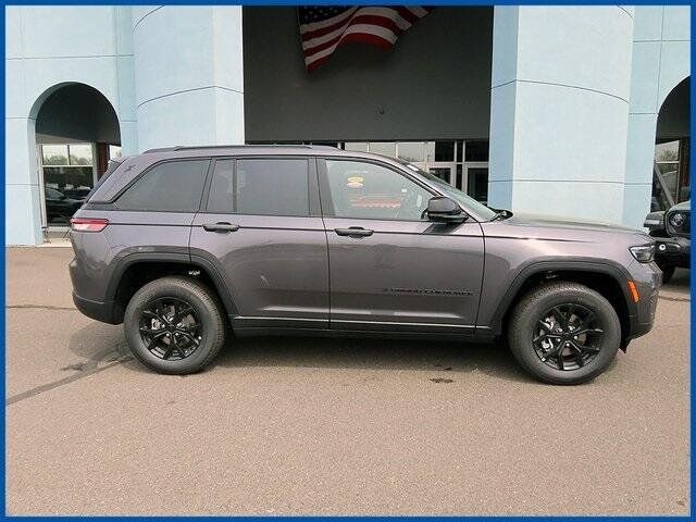 2025 Jeep Grand Cherokee Altitude XImage 2