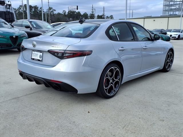 2025 Alfa Romeo Giulia VeloceImage 13