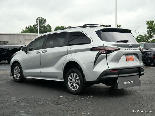 Used 2024 Toyota Sienna LEImage 26
